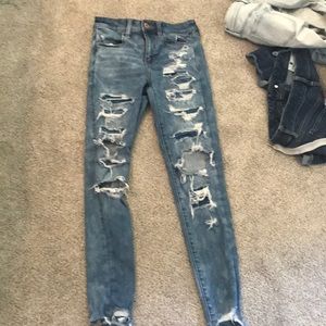 American Eagle size 2 jeans with rips